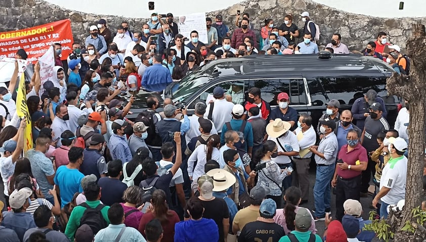 Maestros de la CNTE en Chiapas impiden acceso del presidente Andrés Manuel López Obrador a su conferencia mañanera