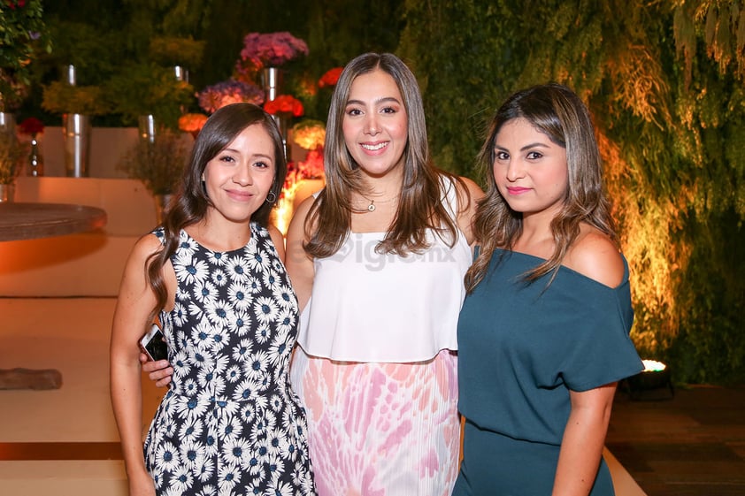 Karla, Ana Claudia y Marcela.