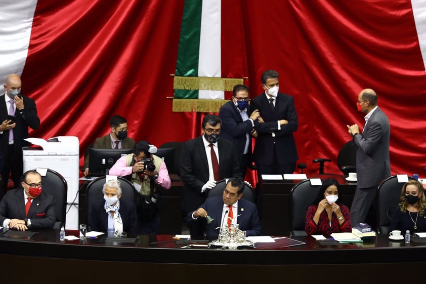 Adán Augusto López, titular de Segob, entrega Tercer Informe de Gobierno de AMLO al Congreso de la Unión