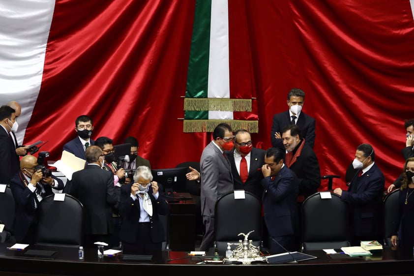 Adán Augusto López, titular de Segob, entrega Tercer Informe de Gobierno de AMLO al Congreso de la Unión