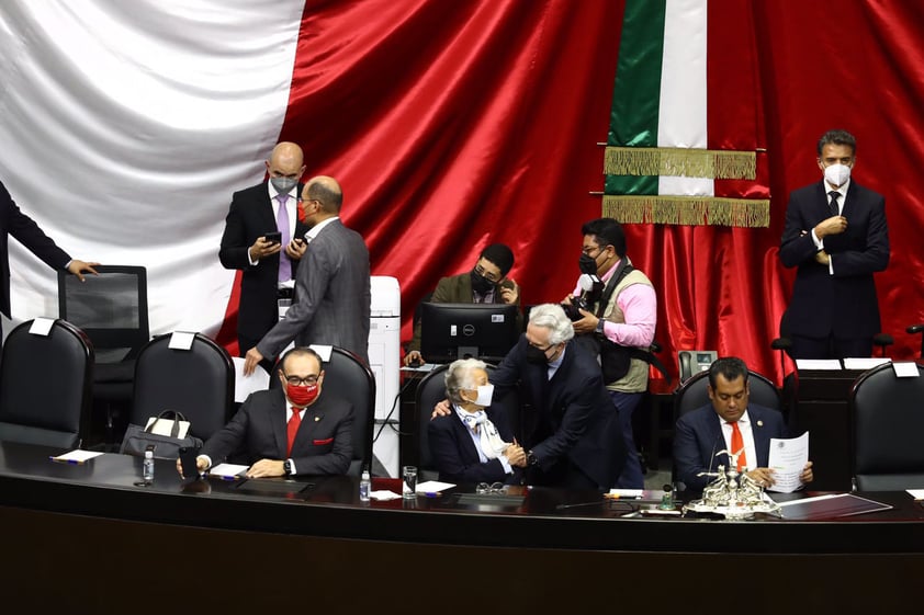 Adán Augusto López, titular de Segob, entrega Tercer Informe de Gobierno de AMLO al Congreso de la Unión