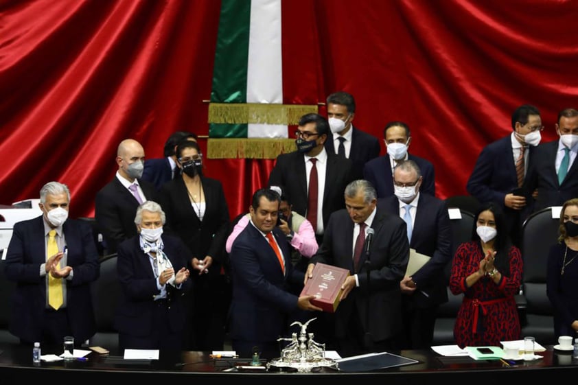 Adán Augusto López, titular de Segob, entrega Tercer Informe de Gobierno de AMLO al Congreso de la Unión