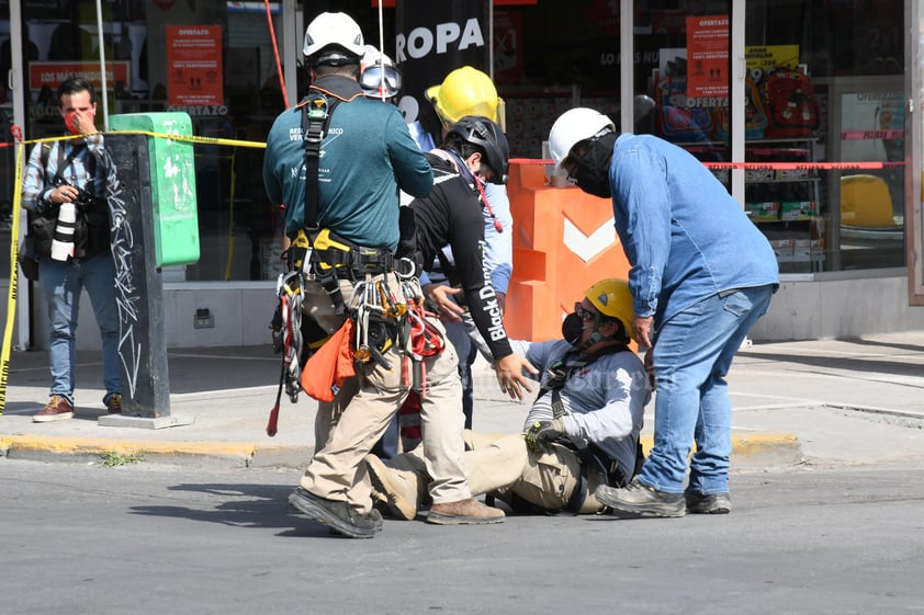 Realizan maniobras de rescate en simulacro del Teleférico de Torreón