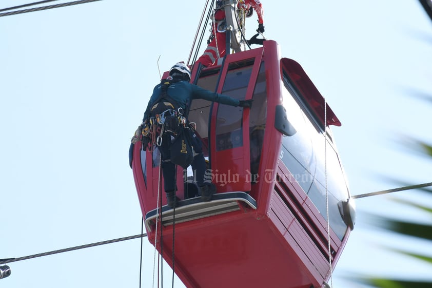 Realizan maniobras de rescate en simulacro del Teleférico de Torreón