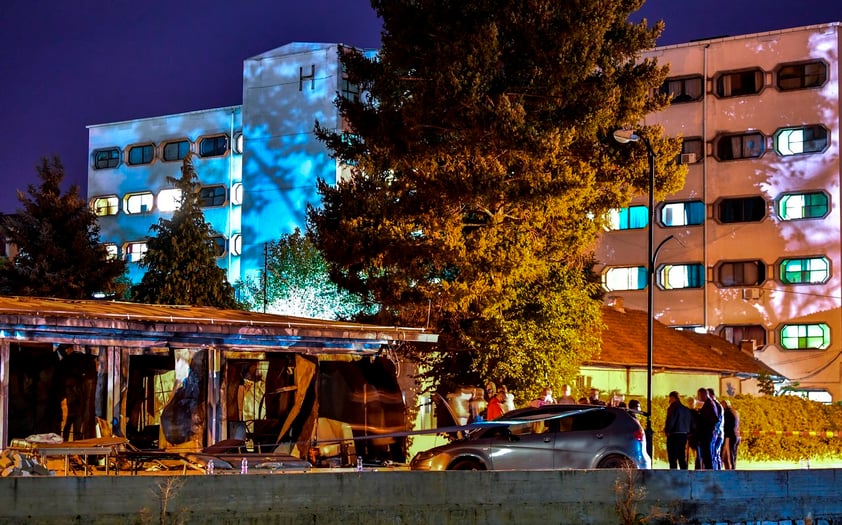 El incendio se produjo el miércoles por la noche en la ciudad occidental de Tetovo, donde se instaló un hospital tras el repunte reciente de casos de coronavirus en la región.