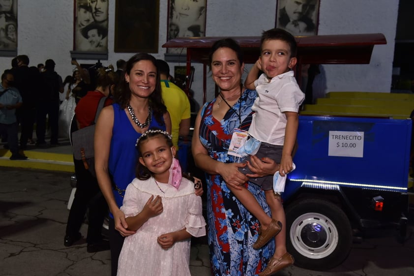 Alejandra, Mary Pily , Pily y José Carlos