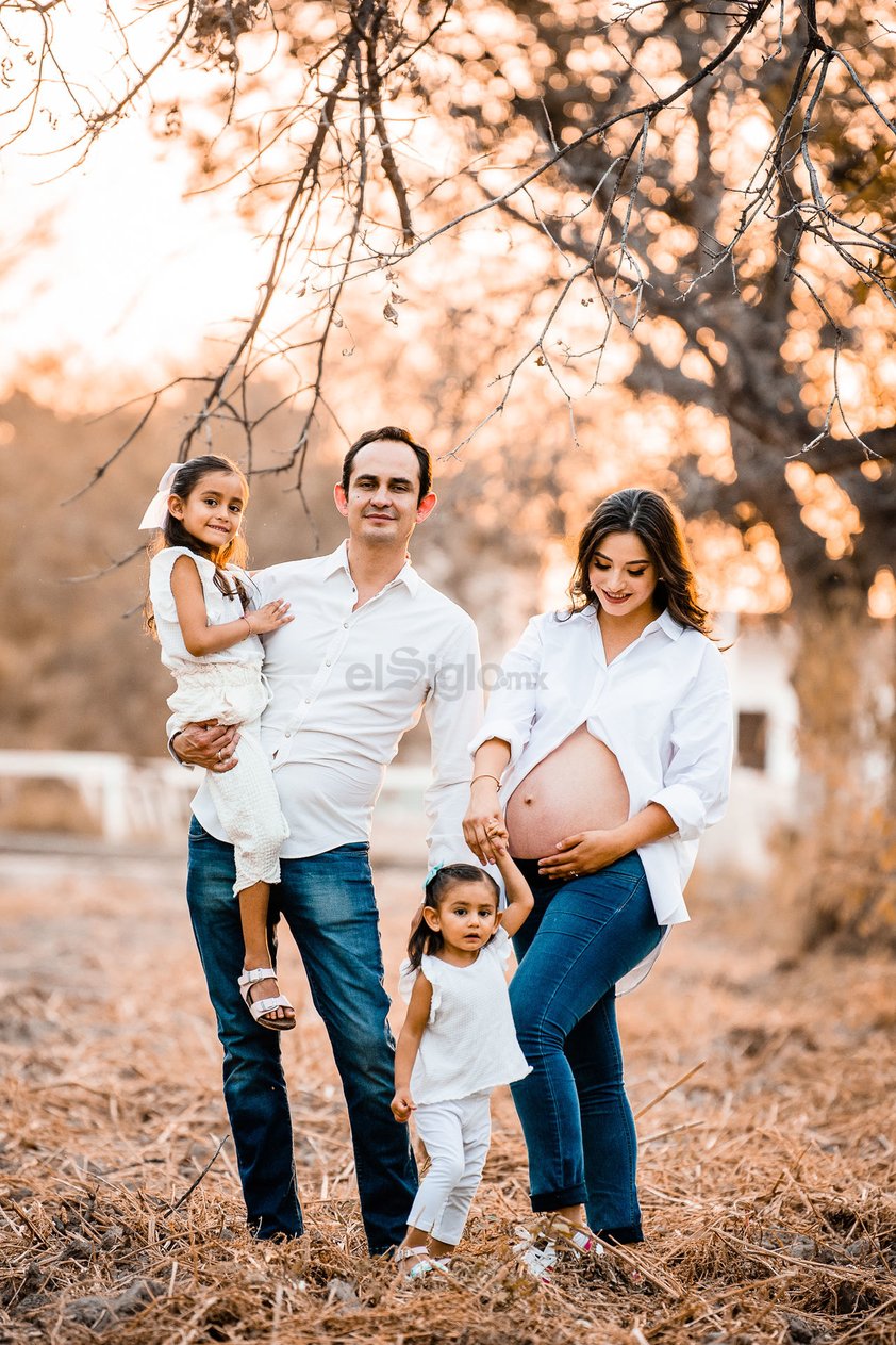 Con amor sus hermanitas Regina y Galia esperan a Gabriel, un niño que vendrá llenar de alegría.