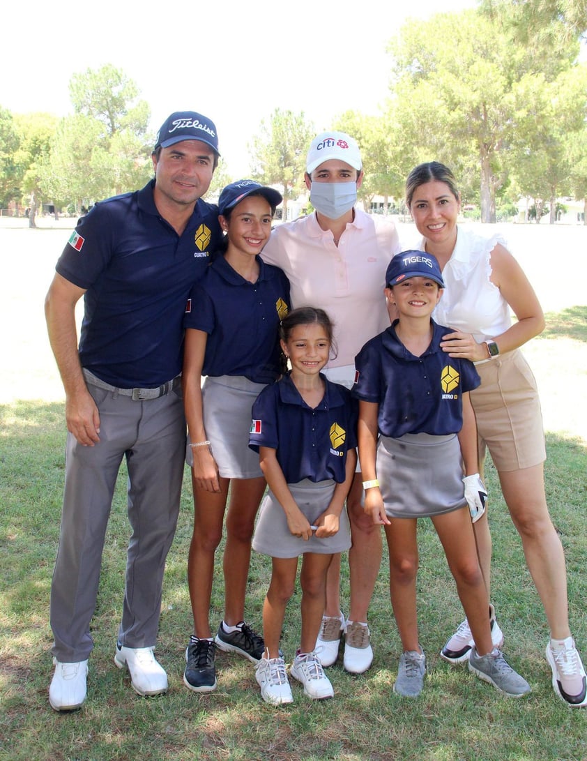 Año con año la campeona se toma el tiempo para convivir con nuevos talentos