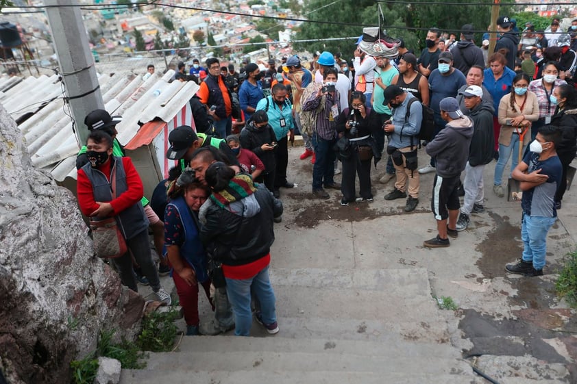 Edomex evacuará 80 viviendas tras derrumbe en cerro del Chiquihuite