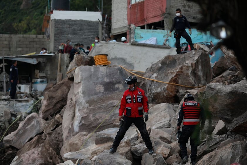 Edomex evacuará 80 viviendas tras derrumbe en cerro del Chiquihuite