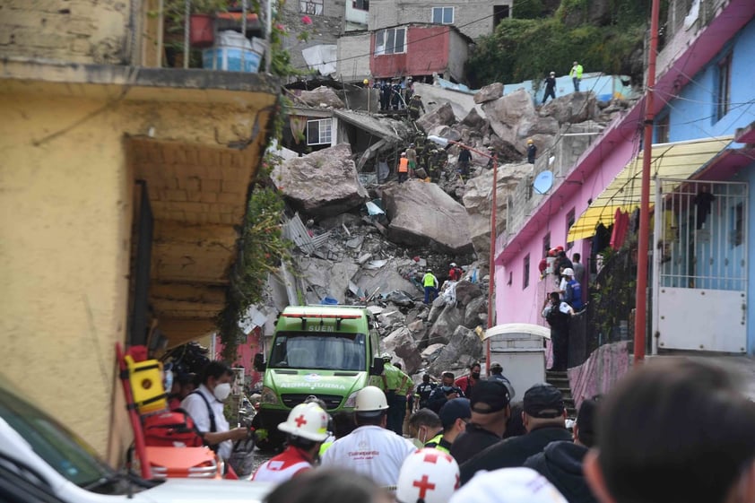 Edomex evacuará 80 viviendas tras derrumbe en cerro del Chiquihuite