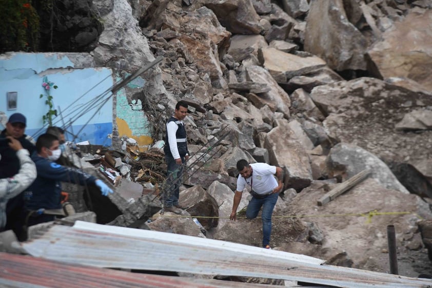 Edomex evacuará 80 viviendas tras derrumbe en cerro del Chiquihuite