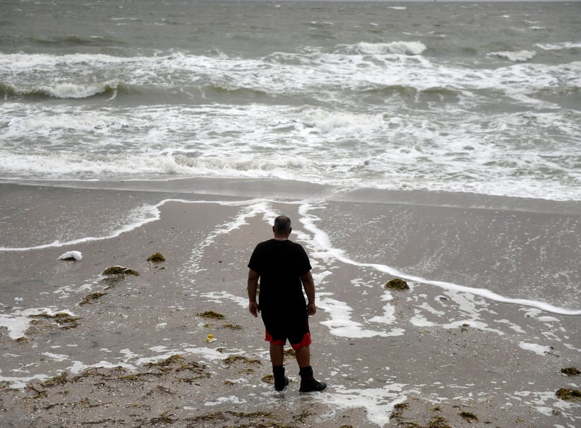 Tormenta tropical 'Nicholas' se mueve con dirección hacia Texas; tocará tierra hoy