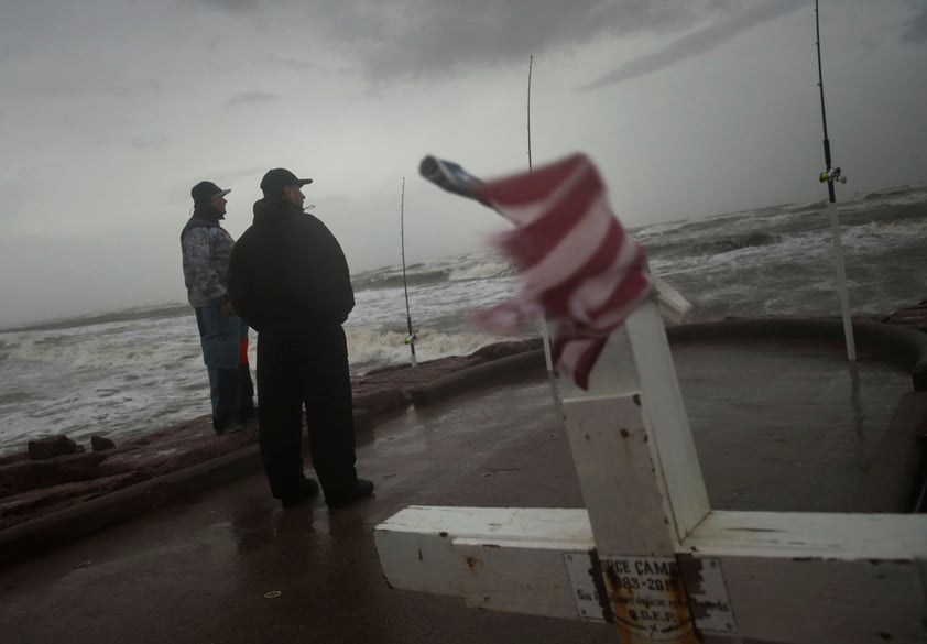 Tormenta tropical 'Nicholas' se mueve con dirección hacia Texas; tocará tierra hoy