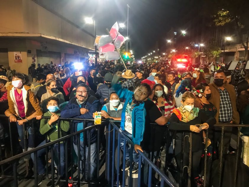 Presidente López Obrador encabeza Grito de Independencia desde Palacio Nacional