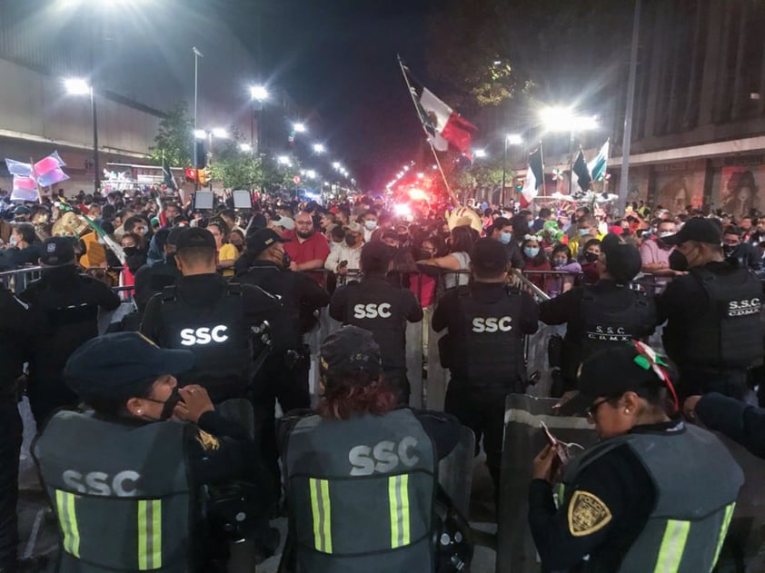 Presidente López Obrador encabeza Grito de Independencia desde Palacio Nacional