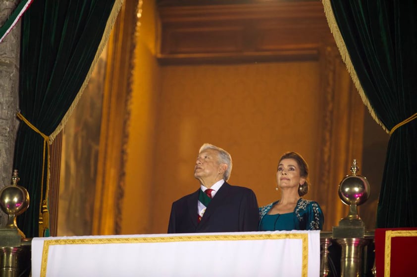 Presidente López Obrador encabeza Grito de Independencia desde Palacio Nacional