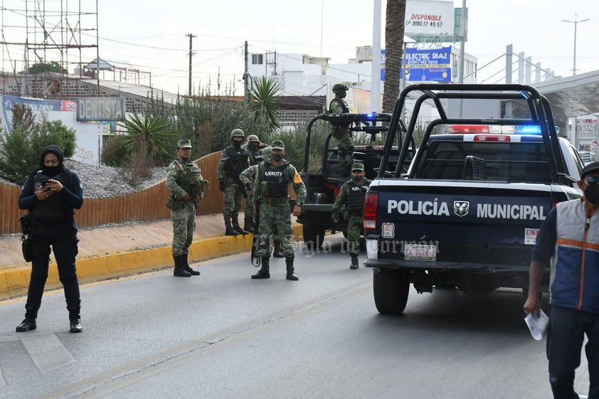 Bloquean bulevar Revolución de Torreón por vacunas antiCOVID agotadas