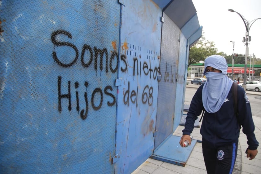 A siete años de la desaparición de normalistas, Marchan por Ayotzinapa