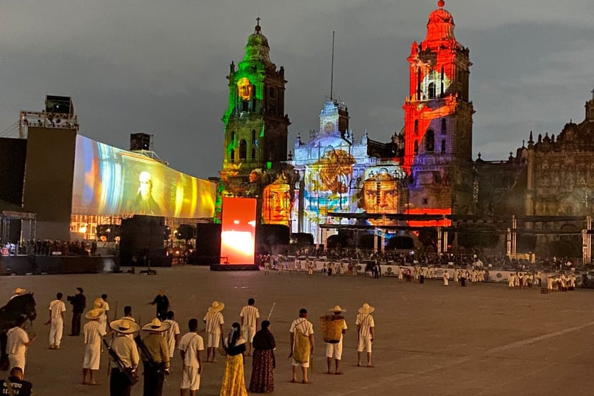 México conmemora la consumación de su Independencia con representación histórica