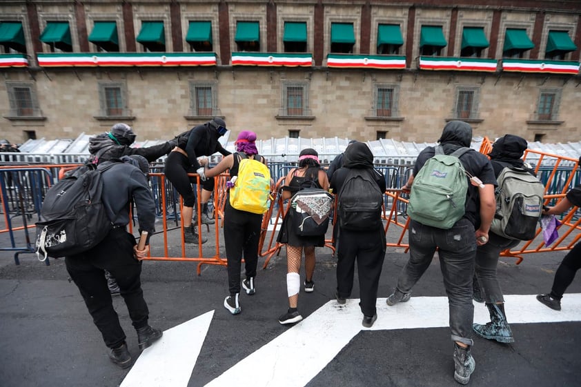 Mujeres protestan en CDMX por Día del Aborto legal y seguro, se reportan 37 lesionados