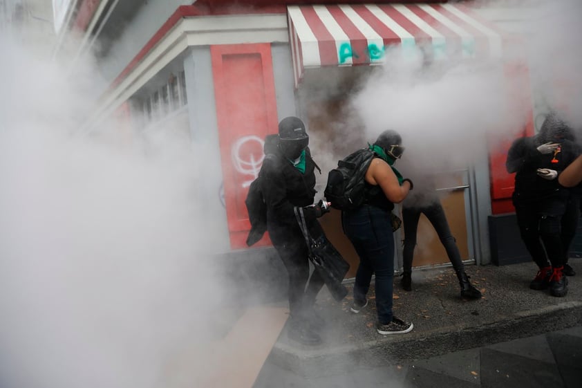 Mujeres protestan en CDMX por Día del Aborto legal y seguro, se reportan 37 lesionados