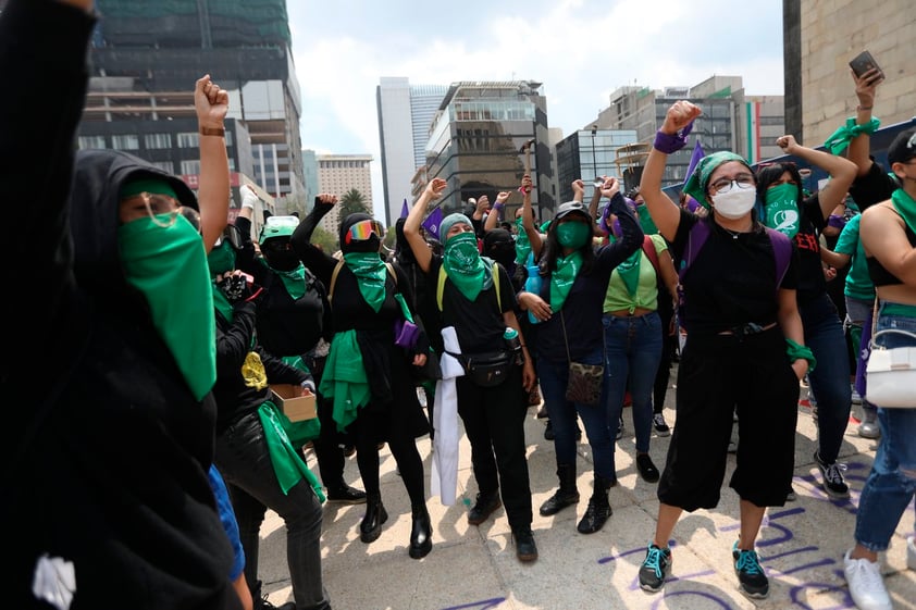 Mujeres protestan en CDMX por Día del Aborto legal y seguro, se reportan 37 lesionados