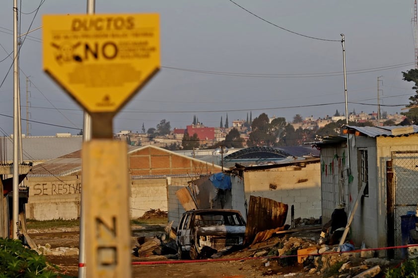 Cifra de heridos sube a 15 por explosión de toma clandestina en Puebla