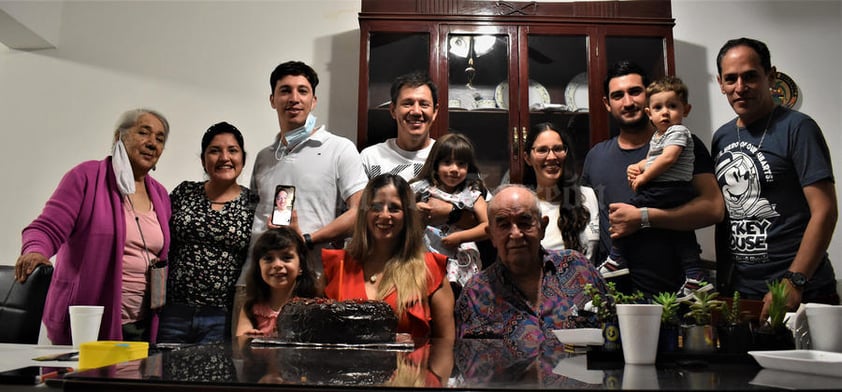 14112021 FESTEJA SU CUMPLEAñOS EN FAMILIA.  Virginia Amozurrutia Carson.