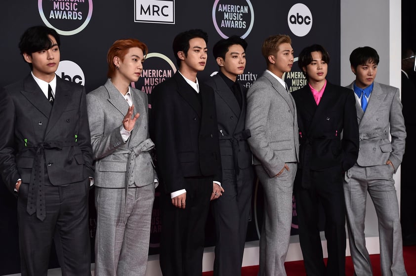 BTS, Olivia Rodrigo y más estrellas llegan a la alfombra roja de los American Music Awards 2021