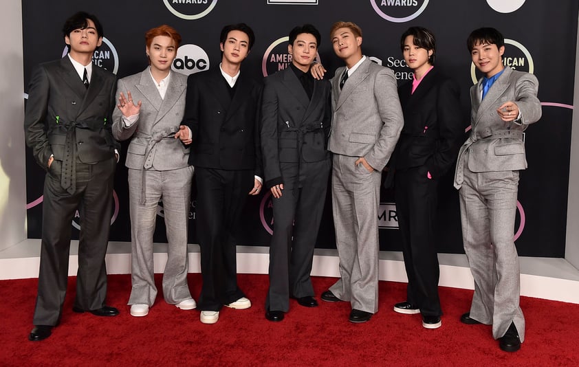 BTS, Olivia Rodrigo y más estrellas llegan a la alfombra roja de los American Music Awards 2021