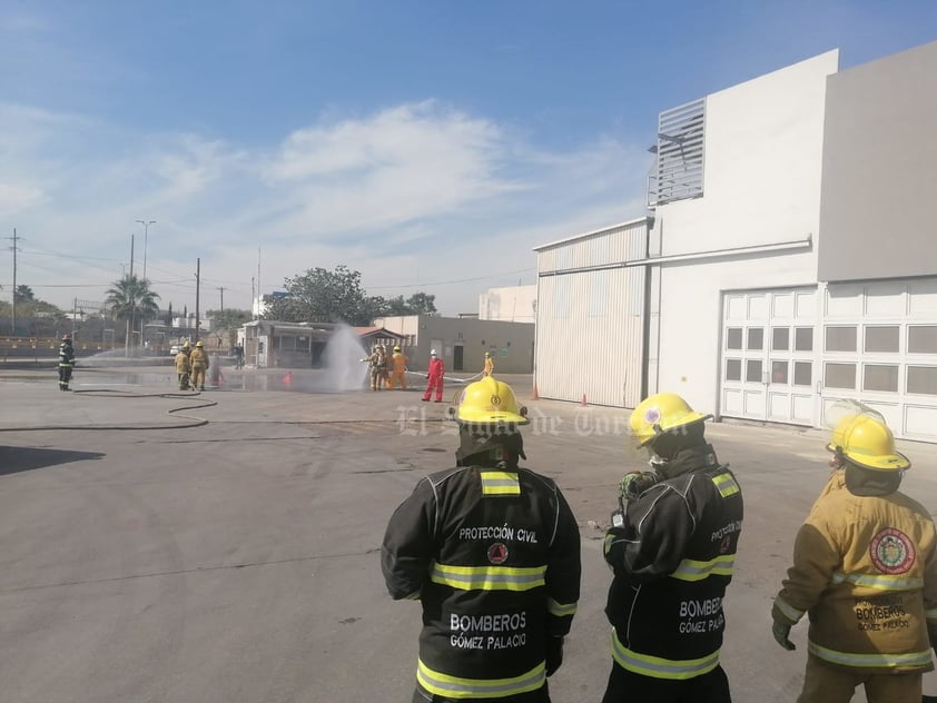 Autoridades realizan simulacro de incendio en empresa de Gómez Palacio