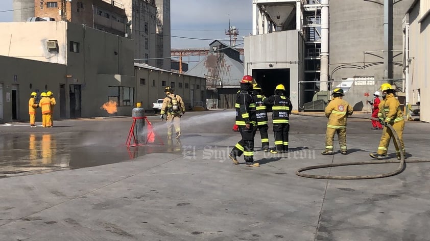 Autoridades realizan simulacro de incendio en empresa de Gómez Palacio