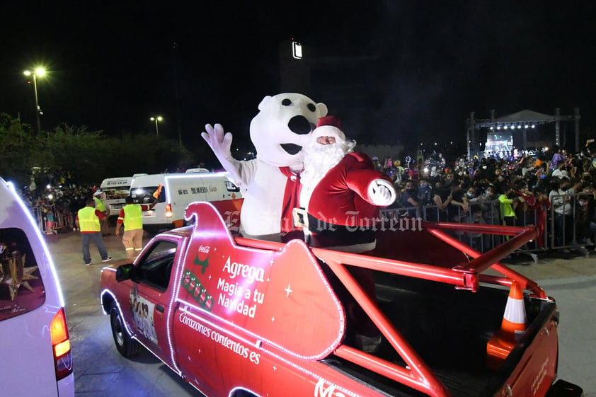 Encendido navideño y desfile en Plaza Mayor de Torreón