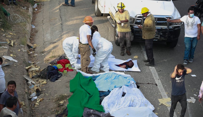 Cifra de fallecidos por accidente de tráiler en Chiapas sube a 53