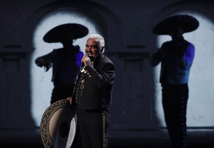 Vicente Fernández, 'El Charro de Huentitán', fallece a los 81 años