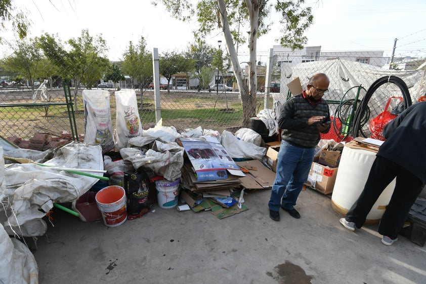 Colonos del fraccionamiento se organizan para realizar limpieza y mejoras 