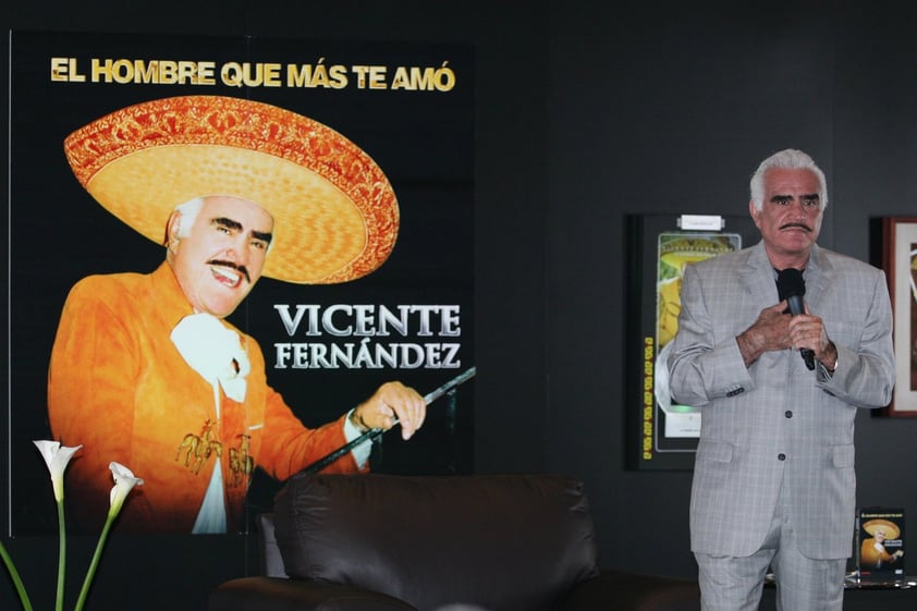 Vicente Fernández, 'El Charro de Huentitán', fallece a los 81 años