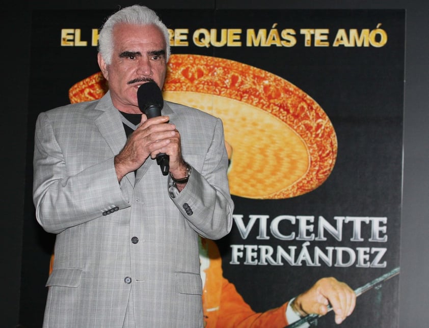 Vicente Fernández, 'El Charro de Huentitán', fallece a los 81 años