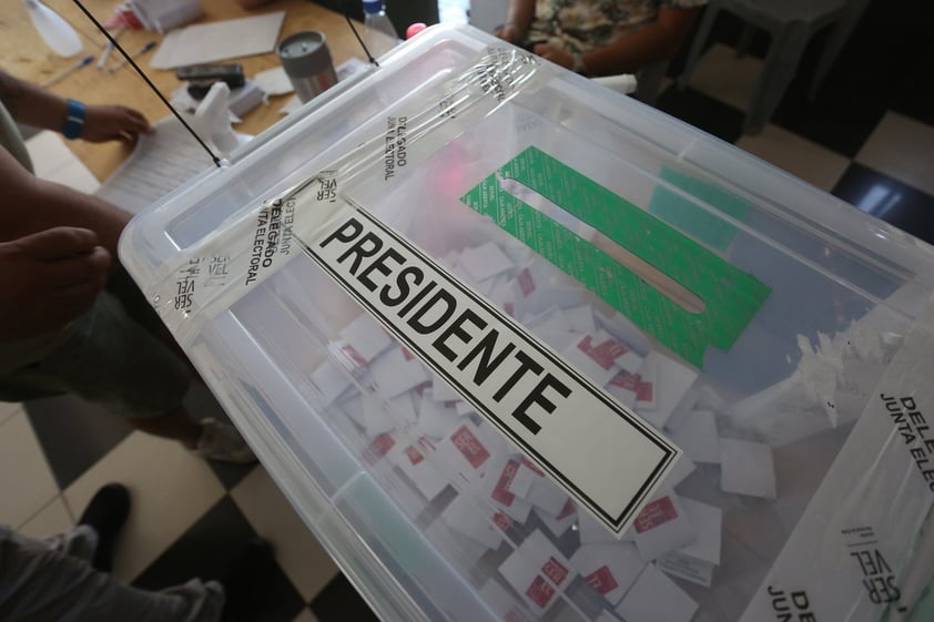 Centros de votación abren en Chile para segunda vuelta presidencial