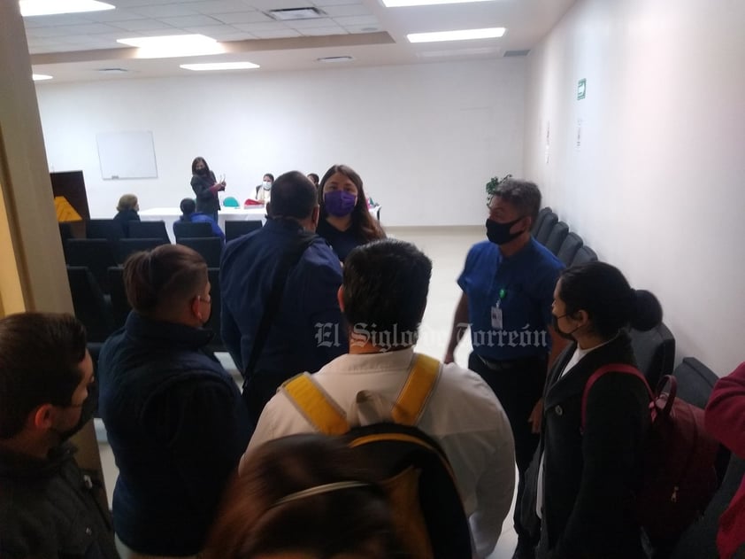 Con bloqueos, personal de salud de La Laguna exige basificación y denuncia recorte a aguinaldo