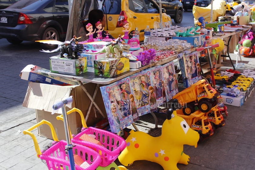 Mercado del Juguete Navideño inicia actividades en Torreón