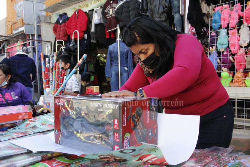 Mercado del Juguete Navideño inicia actividades en Torreón