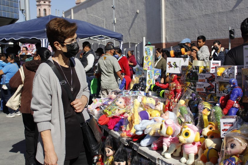 Mercado del Juguete Navideño inicia actividades en Torreón