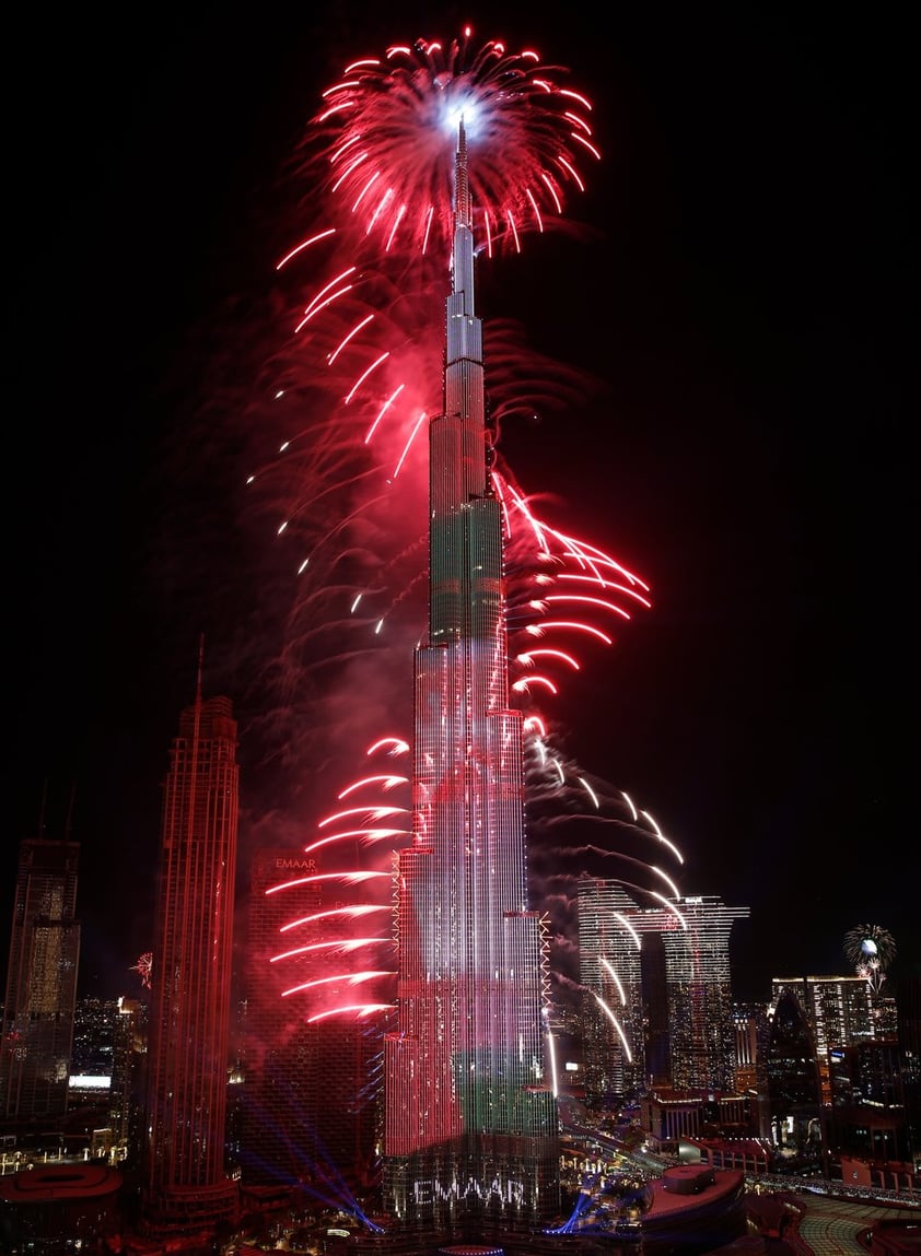 El mundo celebra llegada del 2022