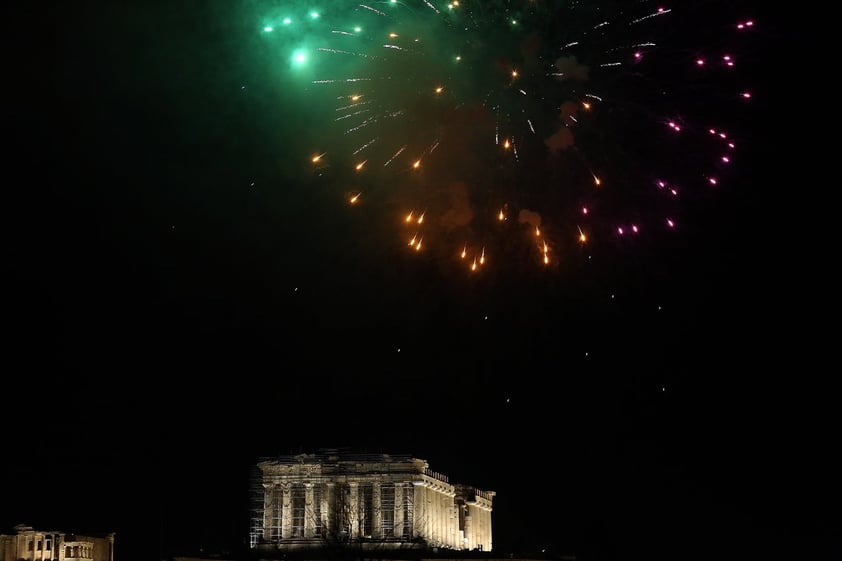 El mundo celebra llegada del 2022