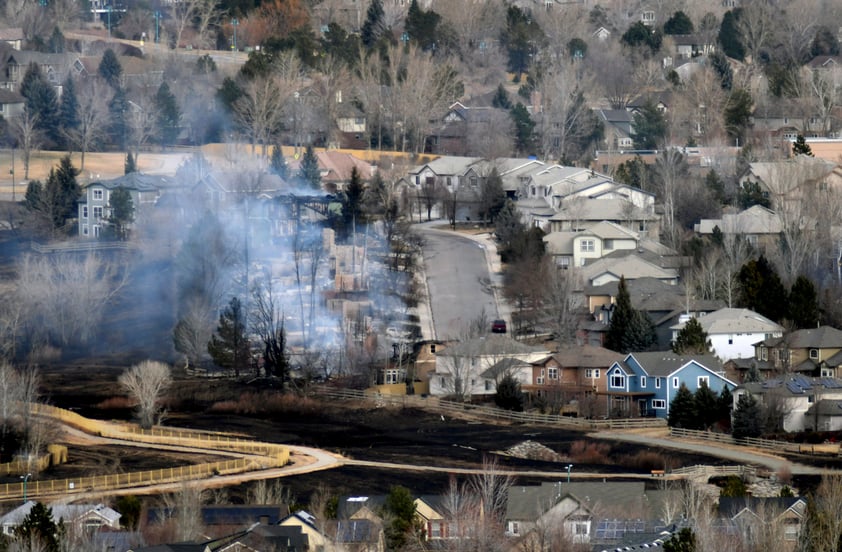 Incendios en Colorado: van mil viviendas destruidas y hay tres desaparecidos