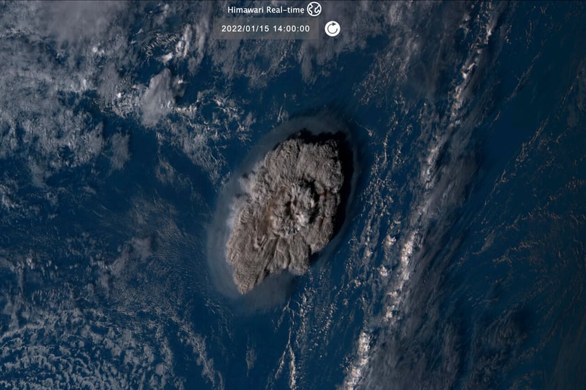 Estados Unidos pone fin a alerta de tsunami tras erupción de volcán submarino en Tonga