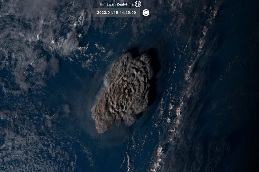 Estados Unidos pone fin a alerta de tsunami tras erupción de volcán submarino en Tonga