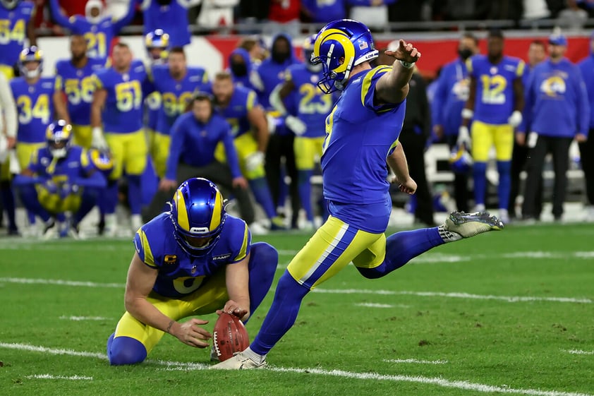 Los Angeles Rams' Matt Gay kicks the game-wining field goal against the Tampa Bay Buccaneers during the second half of an NFL divisional round playoff football game Sunday, Jan. 23, 2022, in Tampa, Fla. (AP Photo/Mark LoMoglio)